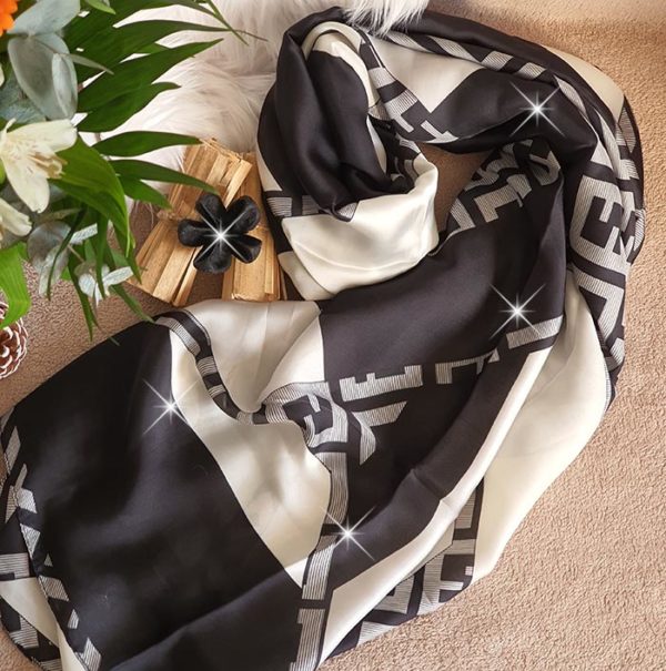 foulard en soie noir gris