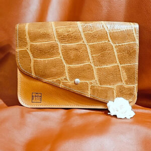 modèle en cuir style girafe et camel