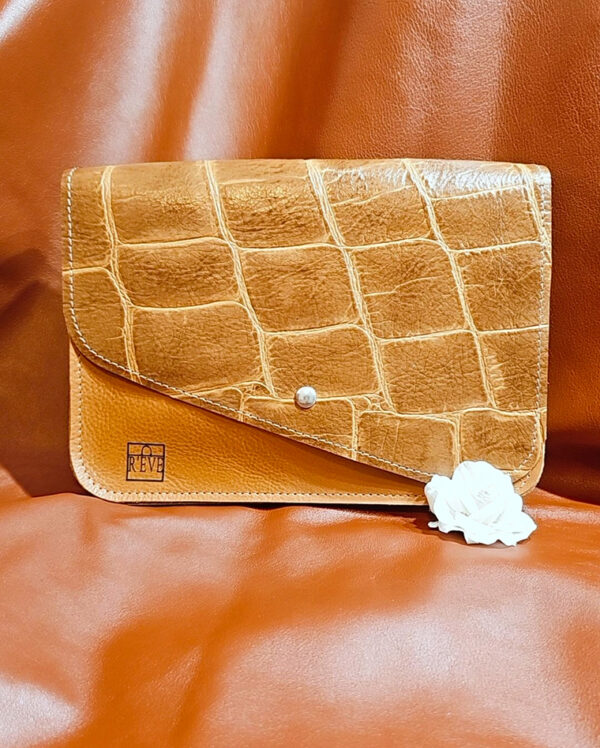modèle en cuir style girafe et camel
